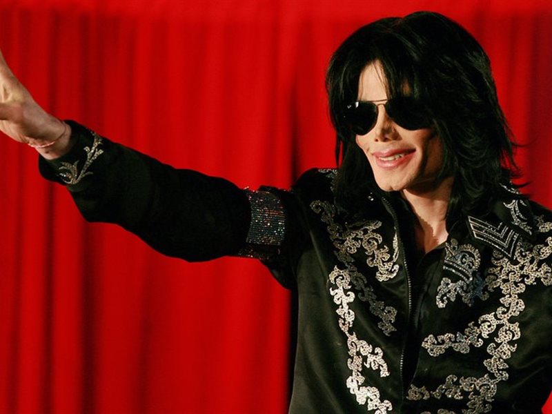 تفاصيل أضخم حفل تخليد لذكرى ملك البوب مايكل جاكسون في دبي 