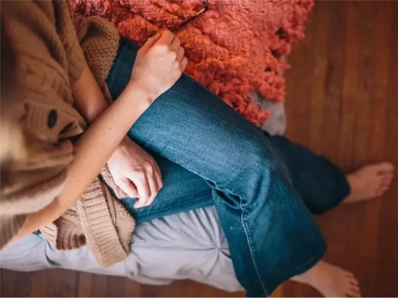 أبرزها التغيرات الهرمونية.. 8 أسباب تجعل النساء أكثر عرضة للاكتئاب من الرجال 