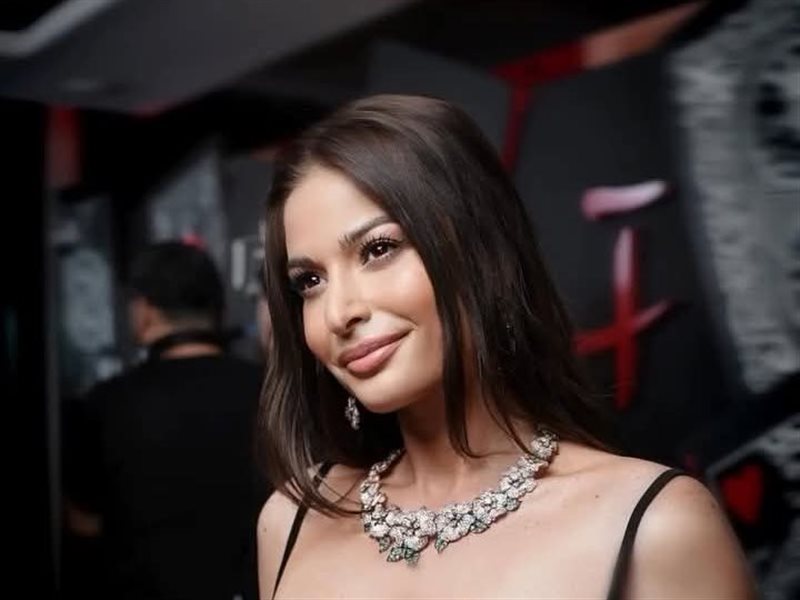 باميلا الكيك تتألق بفستان أسود أنيق  في حفل إطلاق مسلسل 
