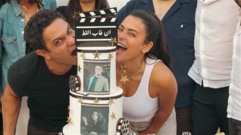 آسر ياسين وأسماء