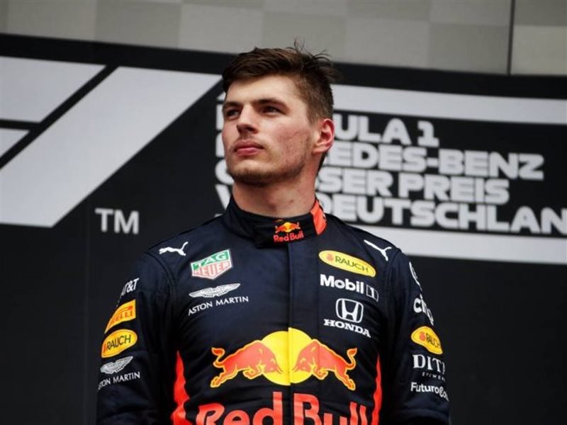 فيرستابن يتصدر تصفيات السعودية بعد مفاجأة مكلارين