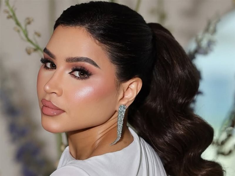 نهى نبيل تتألق بإطلالة ملكية من توقيع 