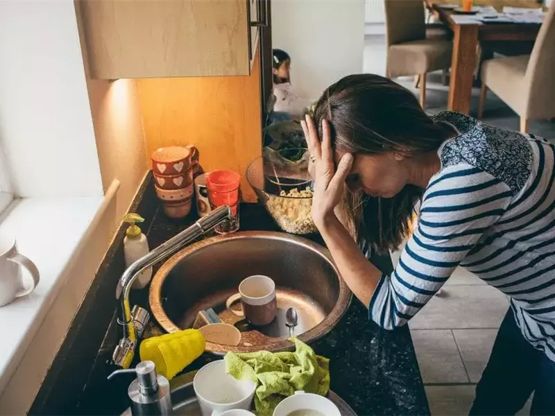 منها الموز.. 6 أطعمة مفيدة لتخفيف الصداع 