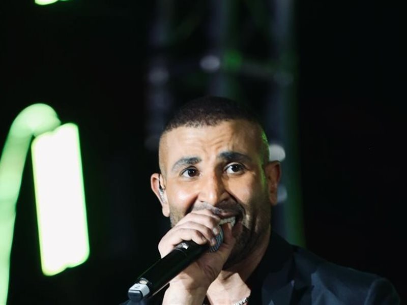 بالصور.. أحمد سعد يتألق في ليلة ساحرة ضمن فعاليات سماء العلا