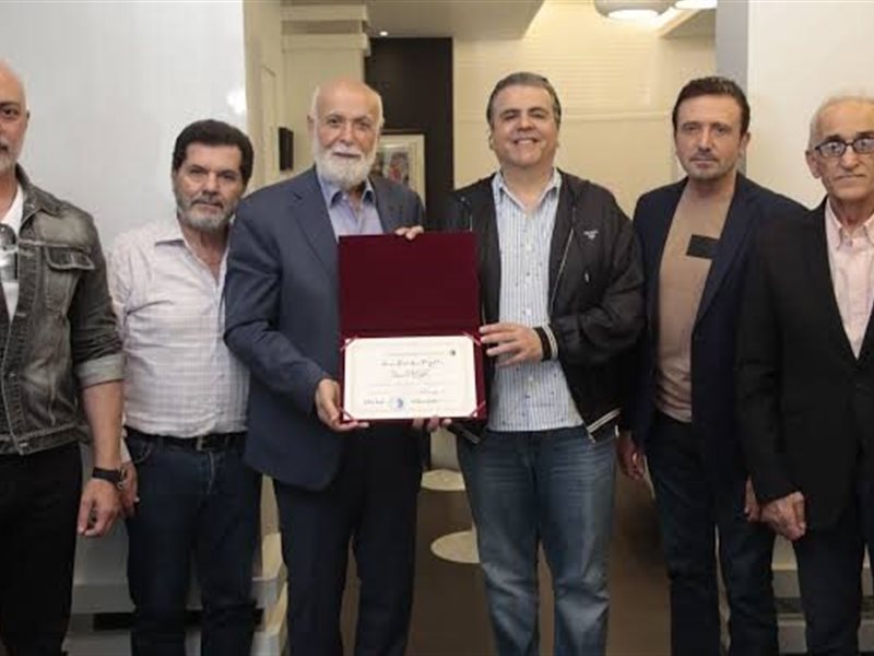 نقابة الممثلين اللبنانيين تكرم المنتج جمال سنان لدعمه الدراما المحلية 