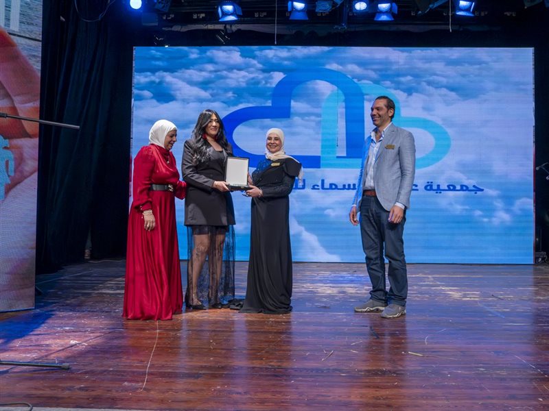 تكريم الإعلامية دنيا صلاح عبدالله في احتفالية  