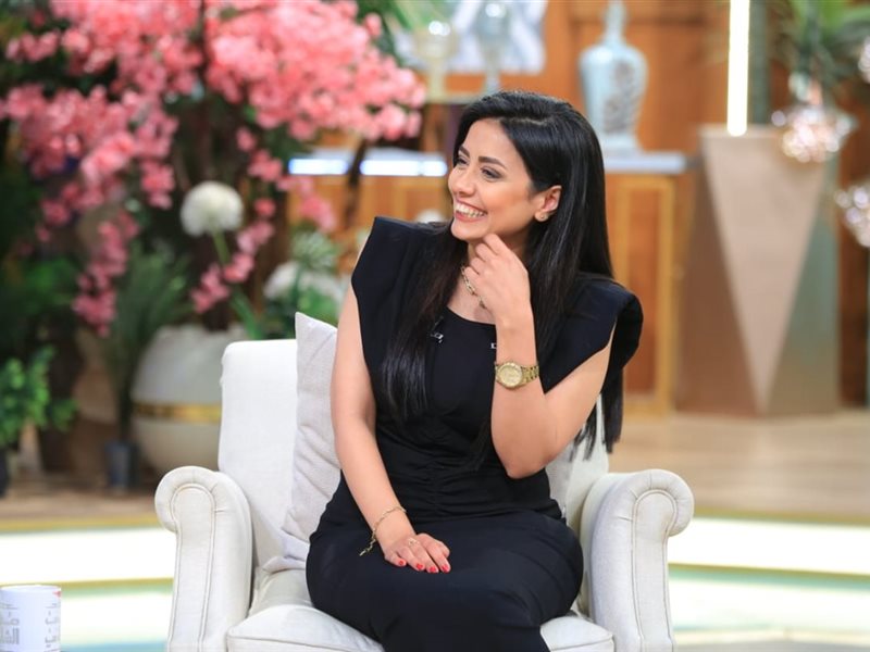 سهر الصايغ تكشف سبب تخوفها من حكيم باشا.. واستمرار عملها كطبيبة أسنان بجانب الفن في معكم مع منى الشاذلي 