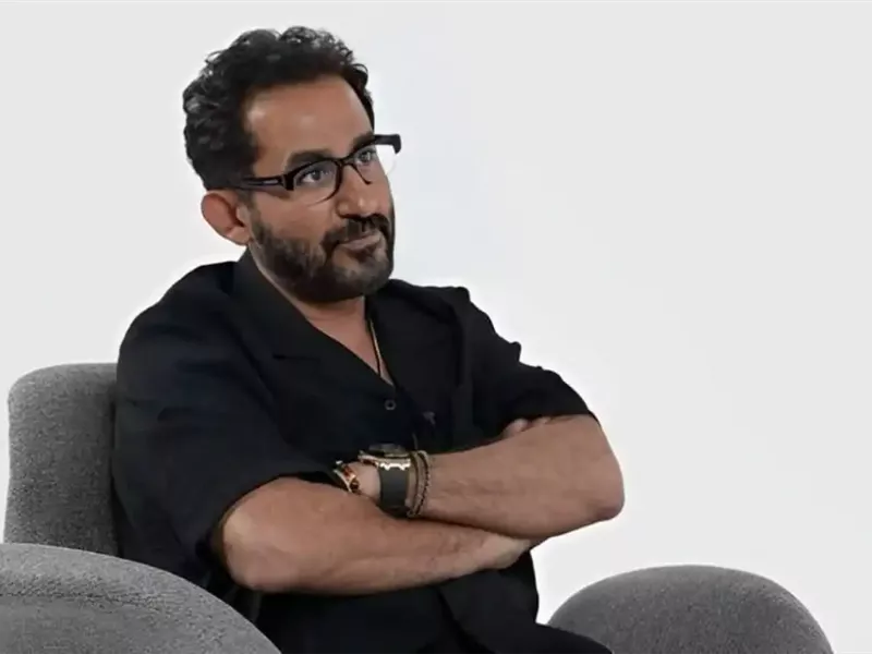 أحمد حلمي يكشف كيف يفصل عن مشاكله الشخصية أثناء العمل 