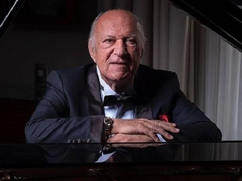 عمر خيرت يطرب جمهوره في أمسية موسيقية ساحرة بدار الأوبرا المصرية.. 29 مايو 