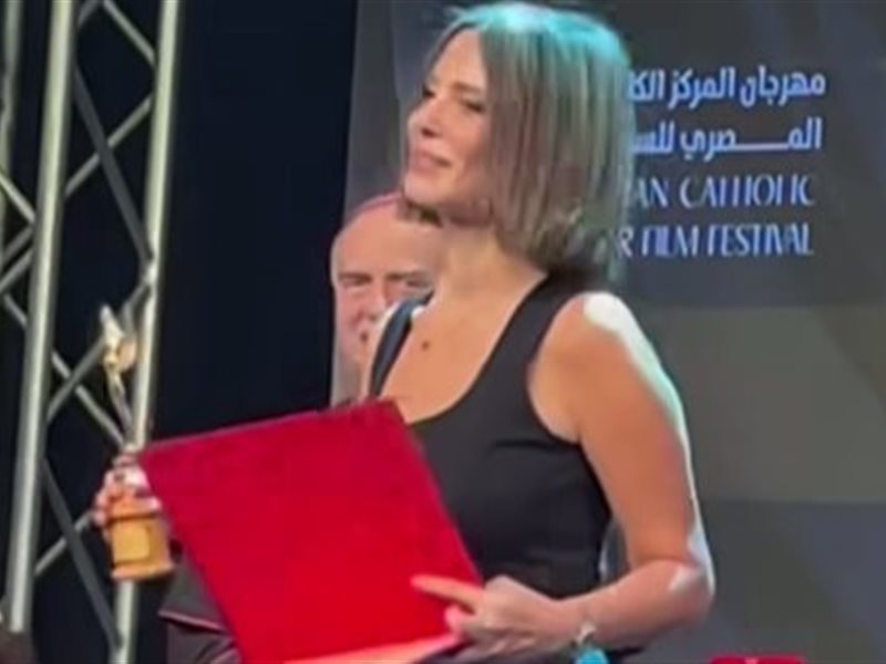 إيمان العاصي: بشكر الأب بطرس دانيال والمهرجان رغم إني مش بعرف أتكلم على المسرح