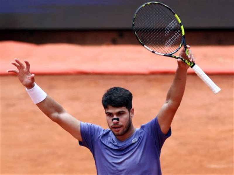 ألكاراز وجوف يحجزان مقعدهما في نصف النهائي بطولة روما 