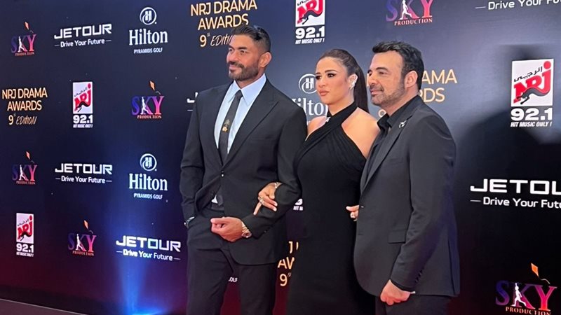 نجوم مسلسل وتقابل