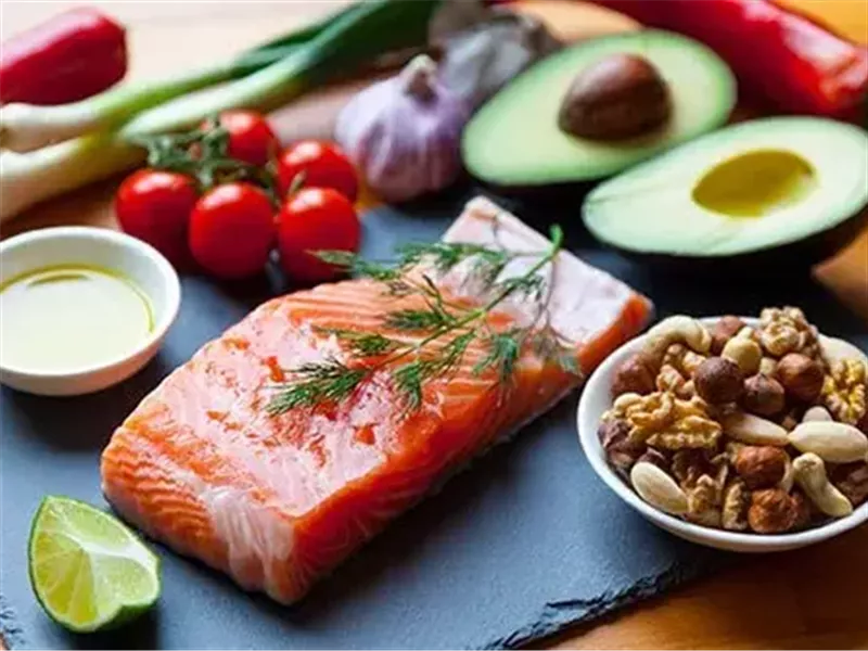 أطعمة مفيدة لتخفيف آلام التليف العضلي وأخرى تفاقم حدة الأعراض 