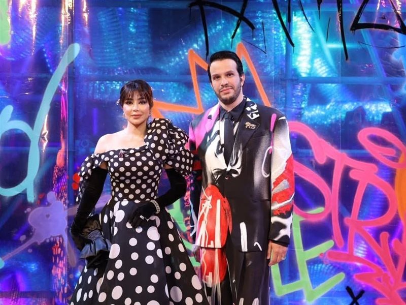 لجين عمران تخطف الأنظار بإطلالة 