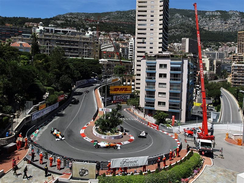 موناكو 2025 معركة جديدة بين ماكلارين وريد بل 