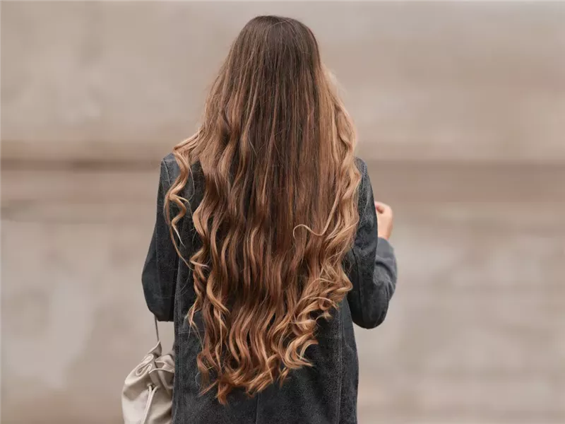 أفضل 9 مكملات غذائية مفيدة لنمو الشعر 