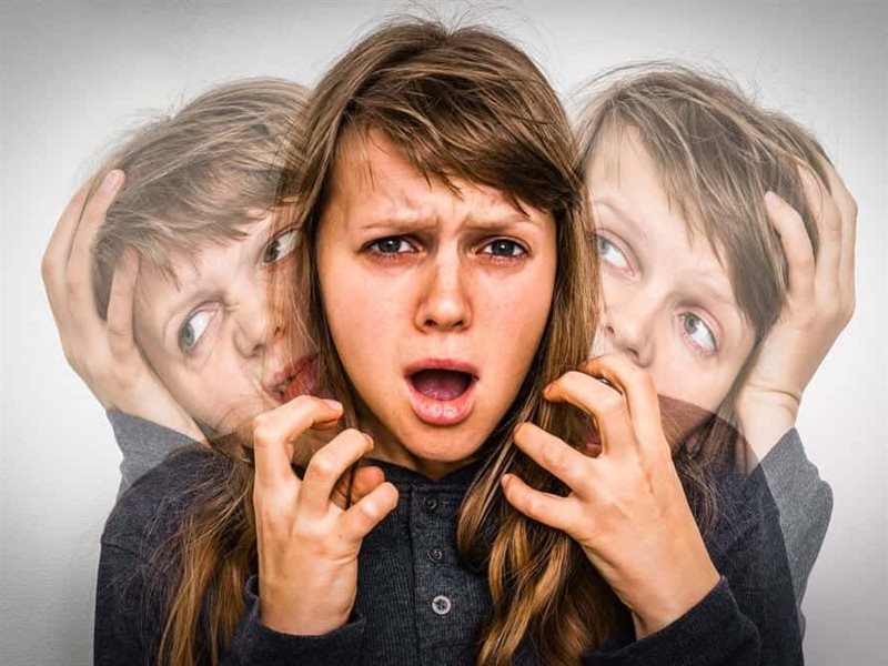 في اليوم العالمي للفصام.. علامات تحذيرية تكشف المعاناة منه 