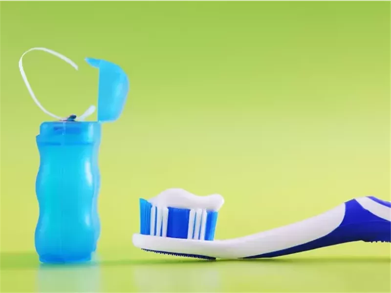 9 عادات يومية تدمر صحة أسنانك.. منها غسل الأسنان بعد الأكل مباشرة 