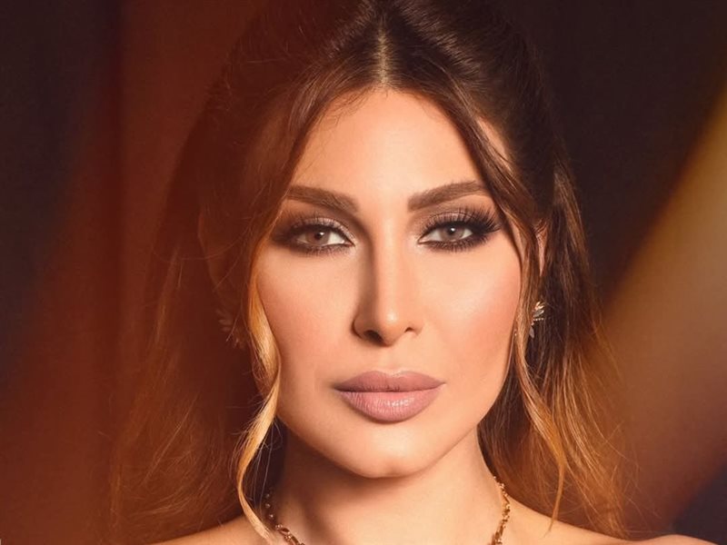 يارا تتألق بفستان ساحر ببصمة سعيد قبيسي 