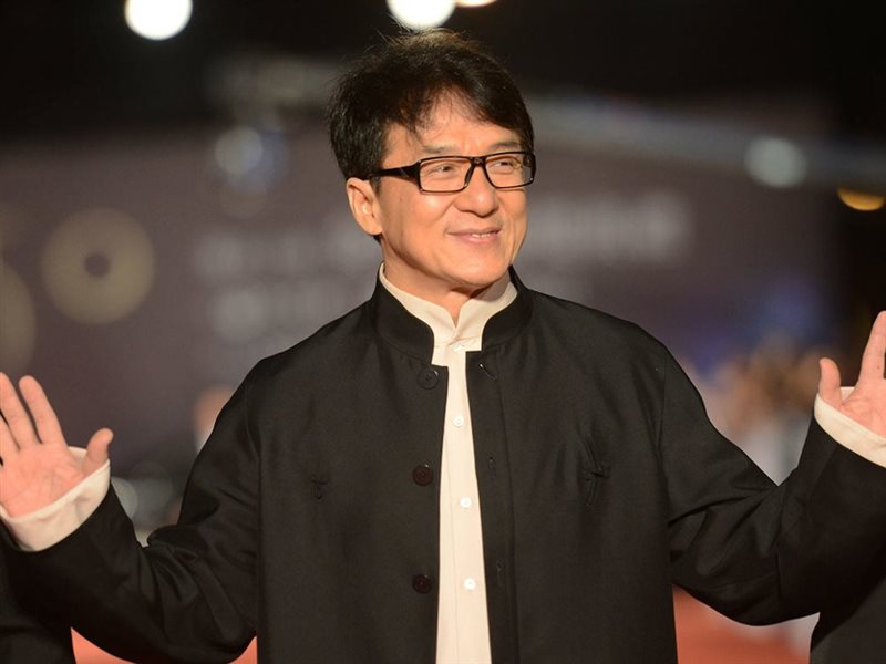 تكريم إيما تومسون وجاكي شان في مهرجان لوكارنو السينمائي.. أغسطس المقبل