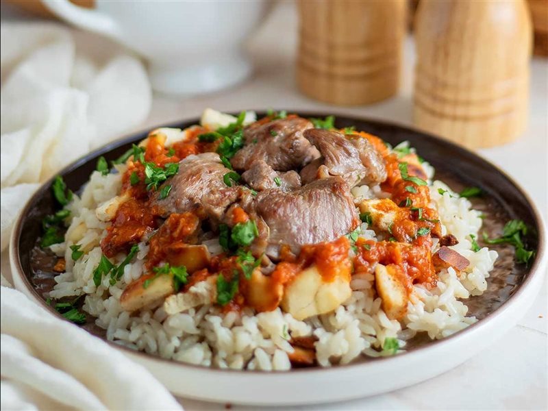 أساسية على سفرتك في العيد.. حضري الفتة على طريقتها الأصلية 