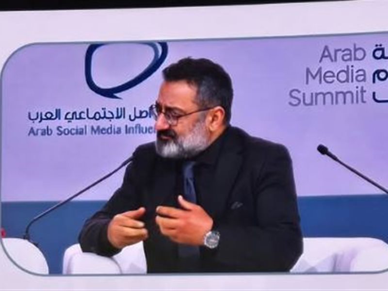 جورج خباز في قمة الإعلام العربي: الصدق هو الرابط بين الممثل والمشاهد.. وأهم الأعمال هي التي أحدثت جدل 