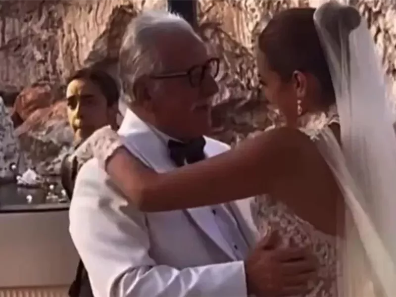 حفل زفاف أمينة خليل باليونان يشعل مواقع التواصل.. ورقص مؤثر مع والدها على أنغام 