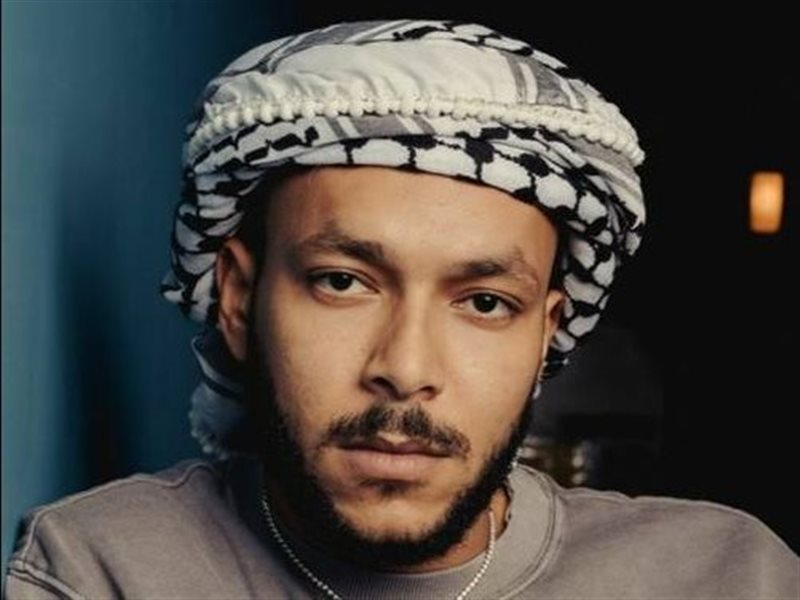 ويجز يعلق على إهداء عمر مرموش قميصه له 