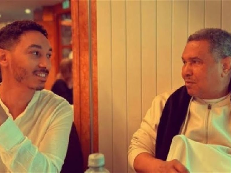 كل ما تريد ان تعرفه عن ابن محمد عبده الذي احترف الغناء 