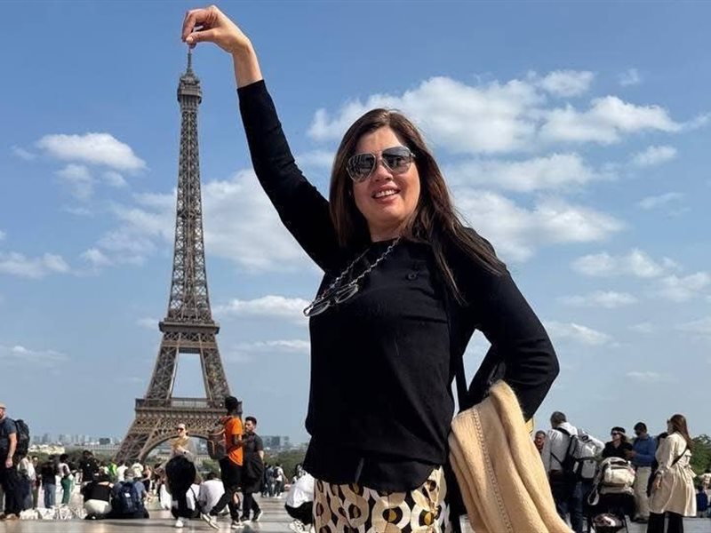 صور.. إشادات وأصداء قوية بعد ليلتين من عرض مسرحية رانيا فريد شوقي في باريس 