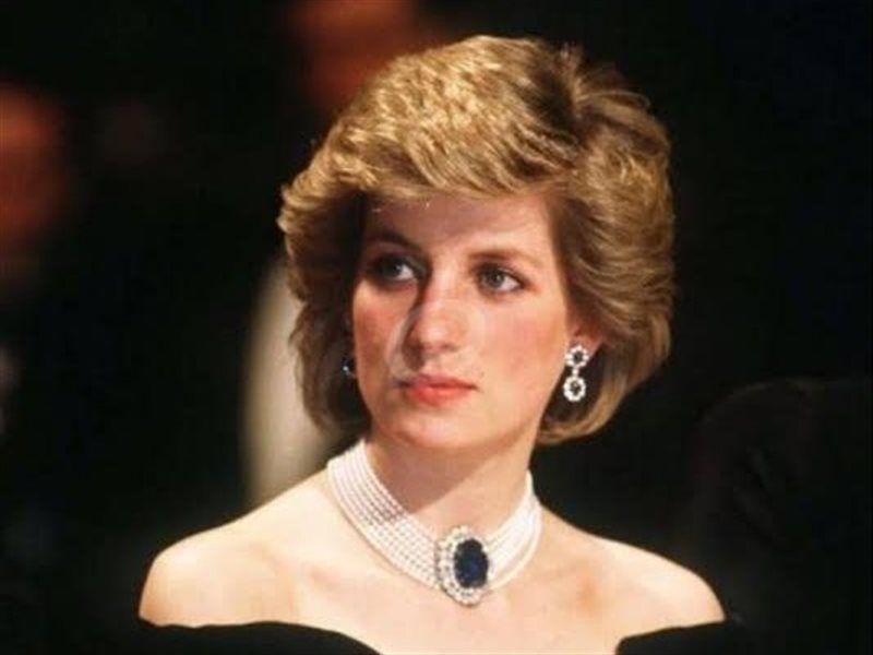 مزاد تاريخي لعرض مقتنيات الأميرة ديانا احتفاءا بأيقونة الإنسانية والأناقة 