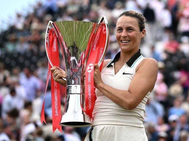 ماريا تعود باللقب كوينز وأول لاعبة ألمانية تحقق 500 نقطة منذ كيربر