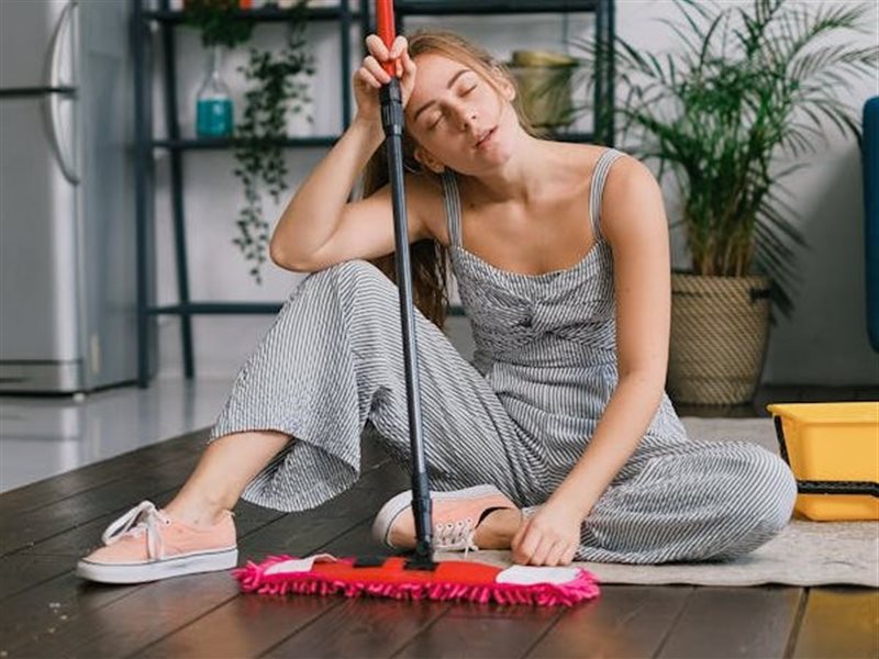 6 طرق لتسريع روتين التنظيف الخاص بك حتى لا تشعرين بالإرهاق 