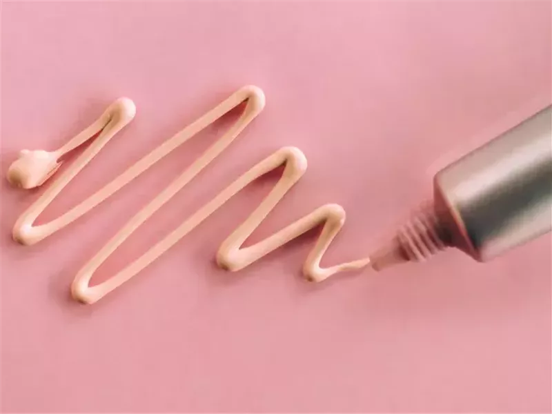 للحصول على  مظهر أكثر شبابًا وإشراقًا.. إليك أفضل أماكن وضع الكونسيلر 