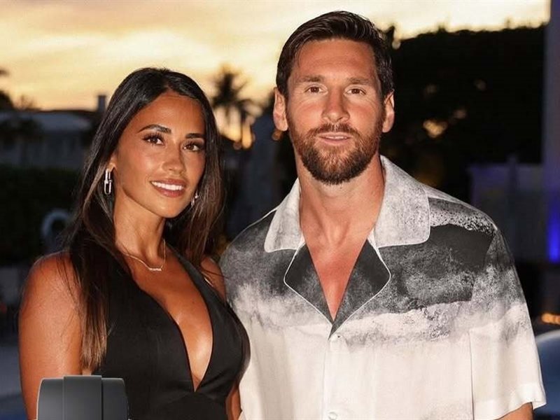 ميسي يهدي نفسه ساعة قيمتها 155 ألف دولار في عيد ميلاده