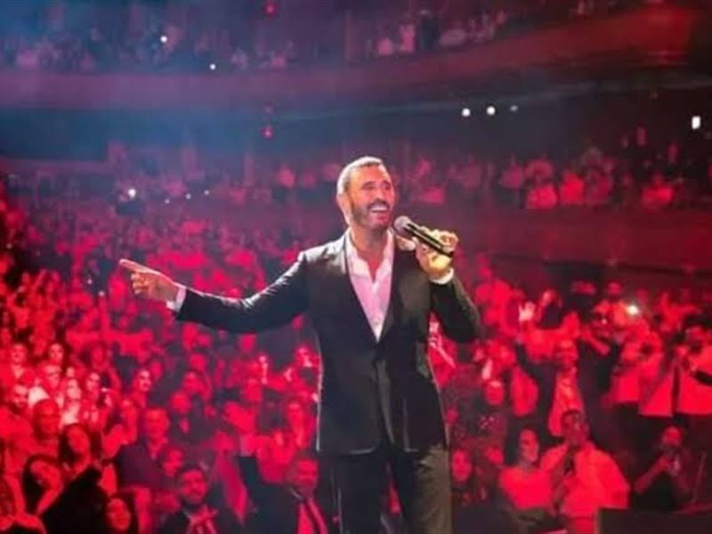 فيديو .. كاظم الساهر يفتتح حفله في موازين بقصيدة تاريخ ميلادي