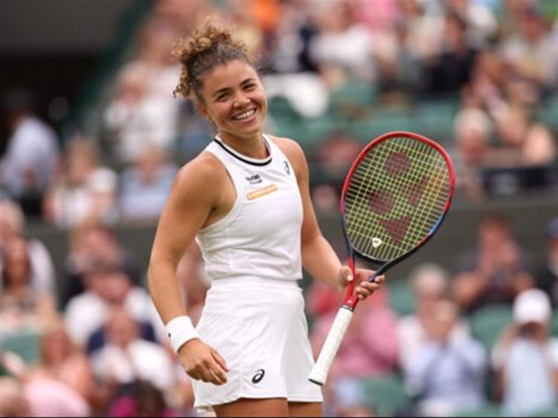 مباراة مثيرة في نصف النهائي شفيونتيك تواجه باوليني في تحدي جديد