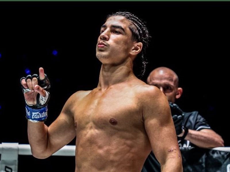 رمضان أونداش يحدث مفاجأة ويطيح بخصمه التايلاندي غير المهزوم في نزال صعب