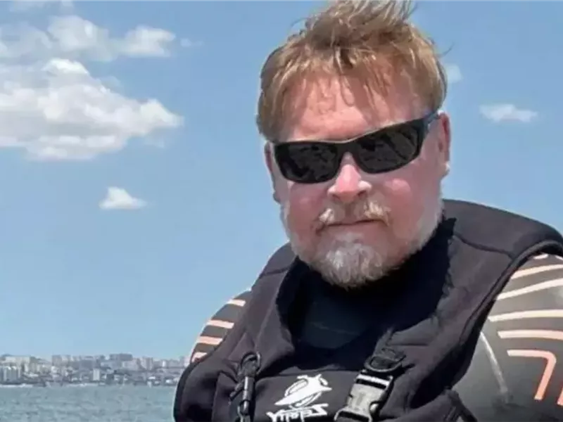 بوشبي أول مسافر يتجول العالم على قدميه.. يصل إلى المكسيك 