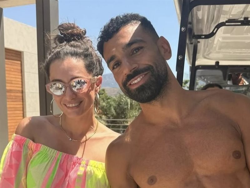 هاندا دوغانديمير تشارك جمهورها بصورة مع محمد صلاح