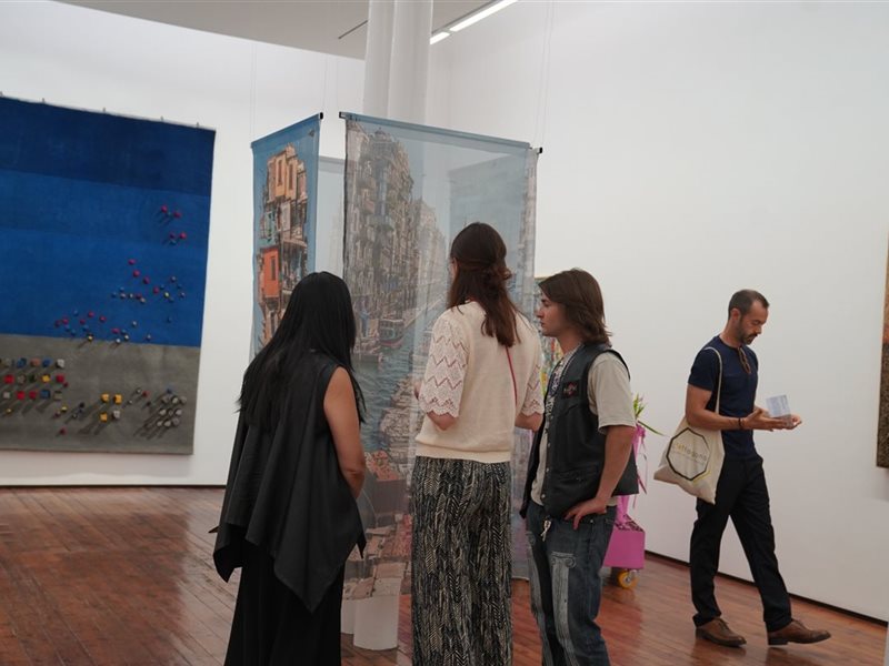 صور.. افتتاح معرض 