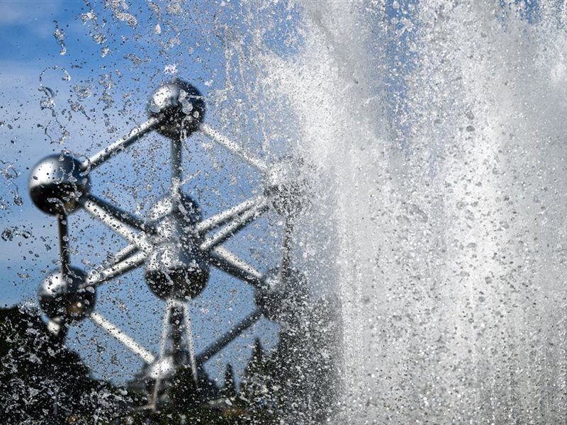 الأتوميوم اشهر معلم سياحي في بروكسل يغلق أبوابه مبكرًا بسبب ارتفاع درجة الحرارة