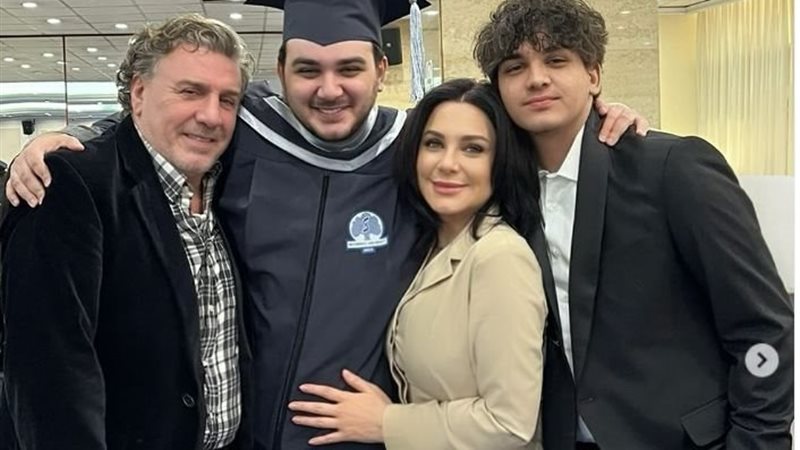 سلاف فواخرجي وزوجها