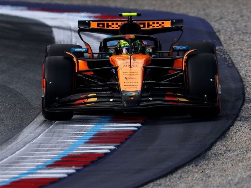 مكلارين يظهر قوته في ظل الرياح القوية بتحقيق نوريس أسرع توقيت