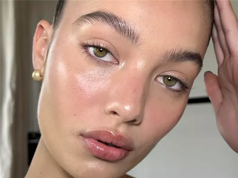 أفضل الكريمات الغنية بالماء المفيدة لترطيب بشرتك في الصيف 