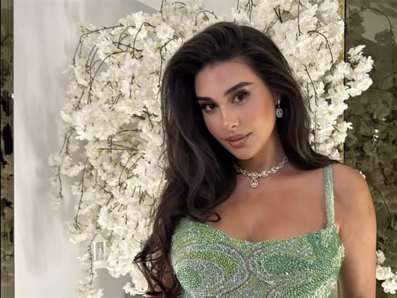 ياسمين صبري تخطف الأنظار بإطلالة راقية من توقيع جان بيير خوري