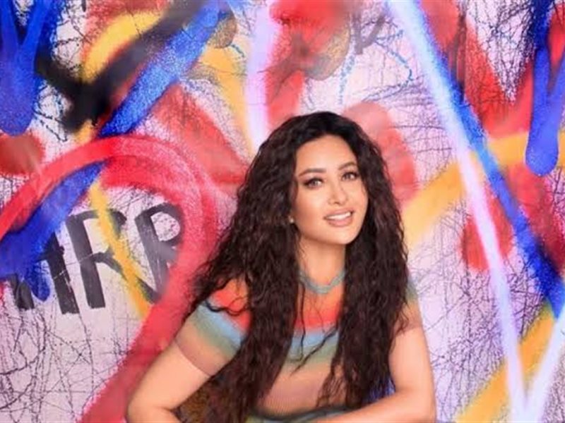 لطيفة وتامر حسني يستعدان لطرح ألبوماتهما الجديدة.. الخميس