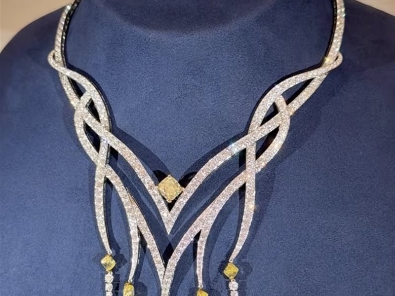 دار De Beers تكشف عن مجموعة “Essence of Nature” المستوحاة من أشجار تنمو في بلدان إنتاج الألماس التابعة لها