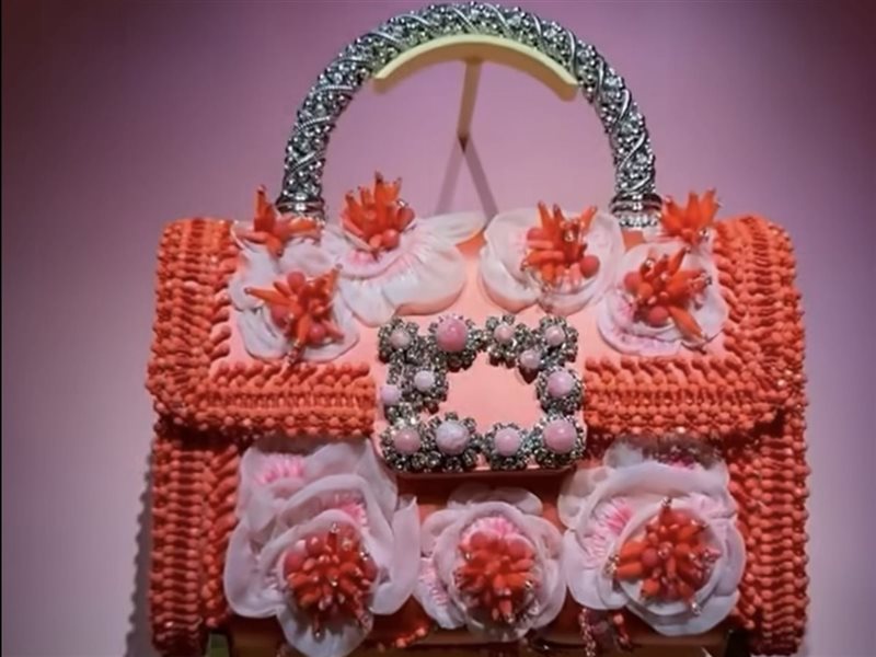  دار “روجيه فيفييه” تُزهِر أناقة أنثوية في خريف وشتاء 2025/2026 