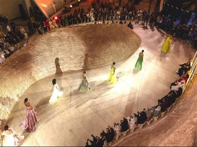 أسبوع الرياض للأزياء يفتح باب المشاركة في نسخته الثالثة: دعوة مفتوحة لعلامات الأزياء المحلية والعالمية 